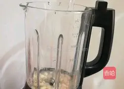 Illustration of how to make peanut milk 3