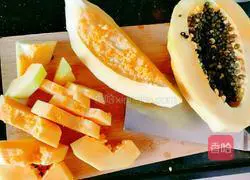 Huang Hua Papaya Illustration of how to make yam and beef bone soup 9