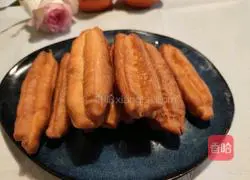 Fragrant Illustration of how to make crispy fried dough sticks 7