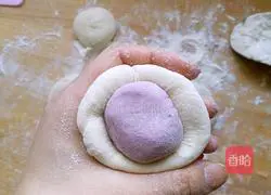 Illustration of Purple Sweet Potato Blossom Steamed Buns 11