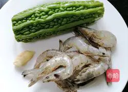 Illustration of how to make fried shrimps with bitter melon 1