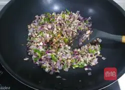 Illustration of how to make Mushroom and Glutinous Rice Shaomai 12