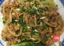 Illustration of how to make spicy rice noodles 8