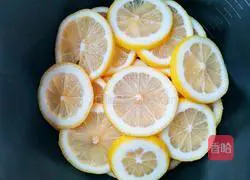 Illustration of how to make lemon ointment for relieving cough and reducing phlegm 7