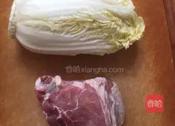Illustration of how to make baby cabbage and meat slices soup 1