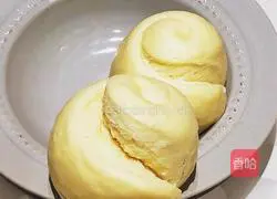 Illustration of how to make hot noodle buns 11