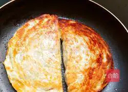 Illustration of making homemade large fried dumplings 6