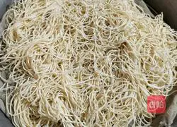 Chicken braised Illustration of how to make noodles 1