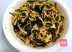 Illustration of how to make three shredded cold dishes 7