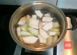 Illustration of how to make little hen and winter melon soup 11