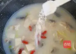 Recipe for grouper tofu soup Illustration 9