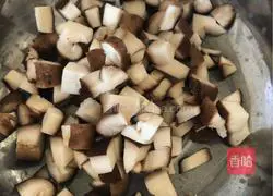 Illustration of how to make braised fennel noodles 8