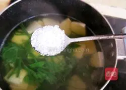Illustration of how to make asparagus tofu soup 10