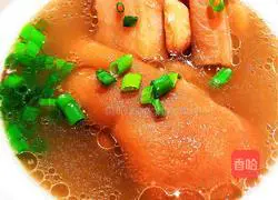 Lotus root and pig trotters soup recipe 6