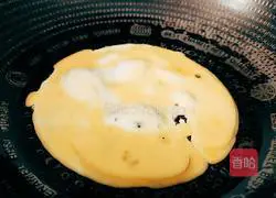 Illustration of how to make mushroom and egg soup 7