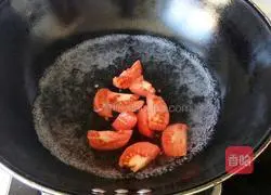 Illustration of how to make tomato egg soup 3