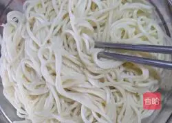 Illustration of how to make noodles with green onions and mushrooms 4