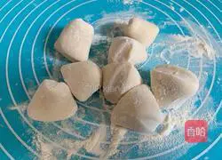 Milk fragrant lotus leaf cake recipe 5