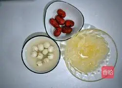 Illustration of how to make red dates, white fungus and lotus seed soup 2