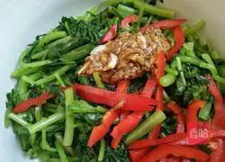 Illustration of how to make garlic and chrysanthemum mixed with chrysanthemum 7