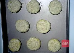 Illustration of how to make crispy sesame sugar biscuits 18