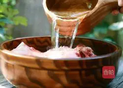 Rehmannia Winter Melon and Pork Bone Soup Illustration of how to do it 1
