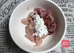 Sweet Potato Leaves and Shredded Pork Noodles Soup - Magical Flour Recipe Illustration 4