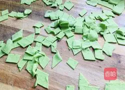 Illustration of how to make garlic spinach noodles 6