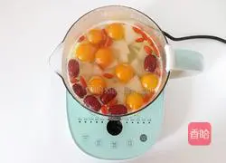 Illustration of how to make rock sugar, snow pear and kumquat drink 6