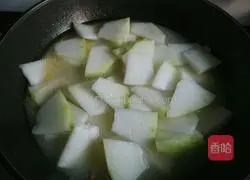 Illustration of how to make bacon and winter melon soup 7