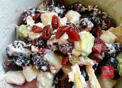 Illustration of how to make fish salad 12