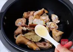 Illustration of how to make chicken legs stewed with potatoes 7