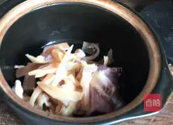 Lily Squid Soup Recipe Illustration 5