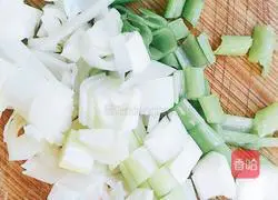 Egg Drops and Seaweed Soup Illustration of how to do it 3