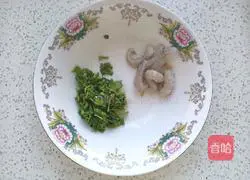 Illustration of how to make three fresh mushroom soup 3