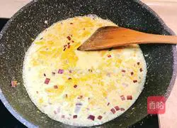 Illustration of how to make Western-style cream pumpkin soup 7