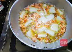 Winter Melon Edamame and Shrimp Tail Soup Illustration 7