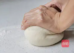 Illustration of how to make mushroom and vermicelli pork buns 1