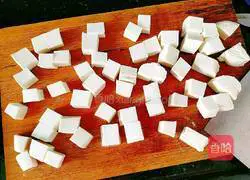 Illustration of how to make mushroom and chicken soup 12