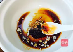 Illustration of how to make spicy and sour noodles 6