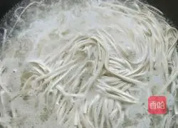 Illustration of how to make sour soup noodles 10