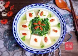 Illustration of how to make tofu, wolfberry and radish seedling soup 11 