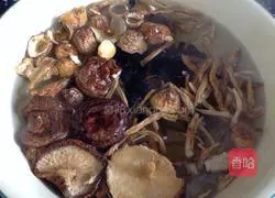 Illustration of how to make braised noodles in old Beijing 7