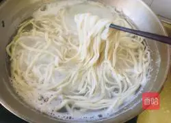 Illustration of hand-made fried noodles 10