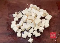 Illustration of how to make tofu braised noodles 1