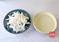 Coconut Chicken Soup Recipe Illustration 2