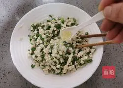 Tofu Illustration of how to make a roll 7