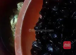 Illustration of how to make fire-fighting carrot and chicken soup 10