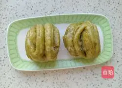 Illustration of how to make spinach rolls 17