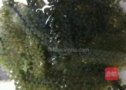Illustration of how to make buttered sea grapes 2